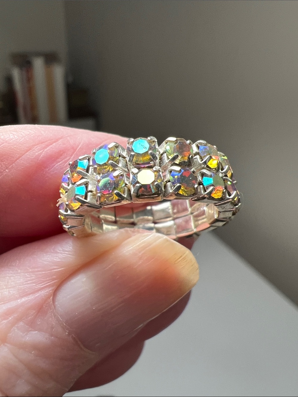 Crystal Pavé Stretch Rings - Clear and Aurora Borealis - Vintage - 5 Rings - Picture 7 of 16